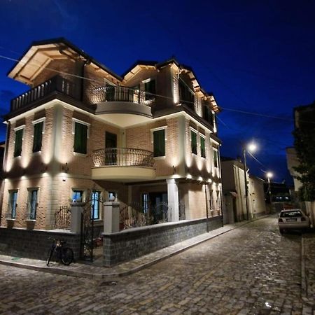 Hotel Bujtina Behram à Korce Extérieur photo