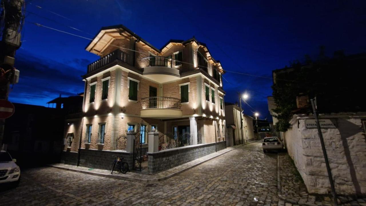 Hotel Bujtina Behram à Korce Extérieur photo