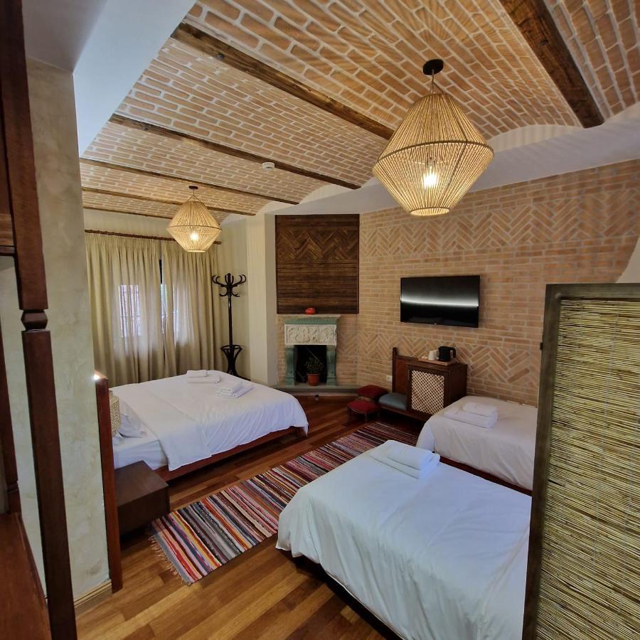 Hotel Bujtina Behram à Korce Extérieur photo